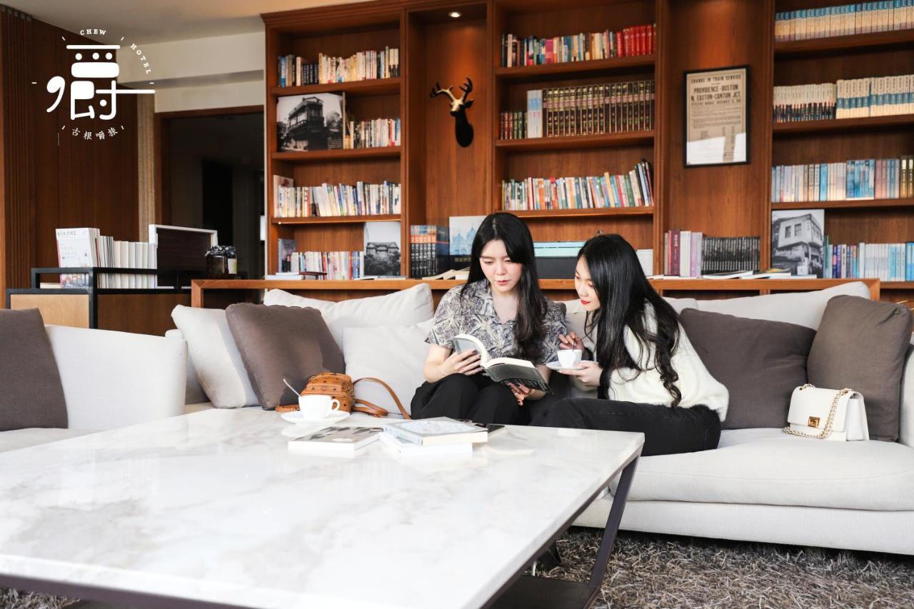 Roots Chew Hotel Tainan Luaran gambar